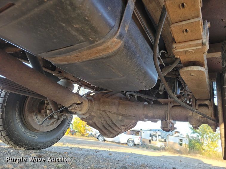 image for item DZ6749 2000 Chevrolet K3500 flatbed pickup truck