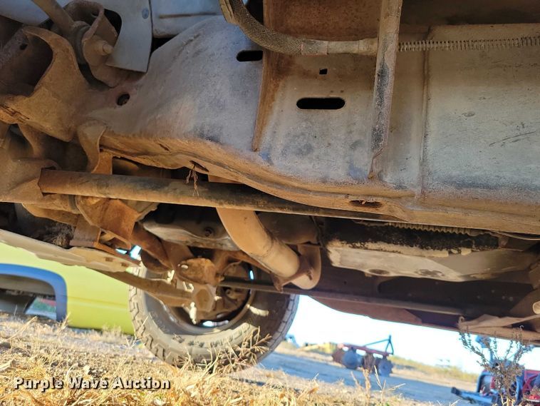 image for item DZ6749 2000 Chevrolet K3500 flatbed pickup truck