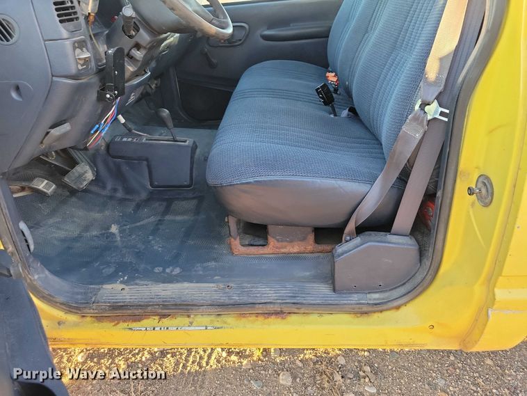 image for item DZ6749 2000 Chevrolet K3500 flatbed pickup truck