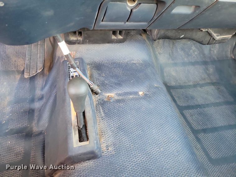 image for item DZ6749 2000 Chevrolet K3500 flatbed pickup truck