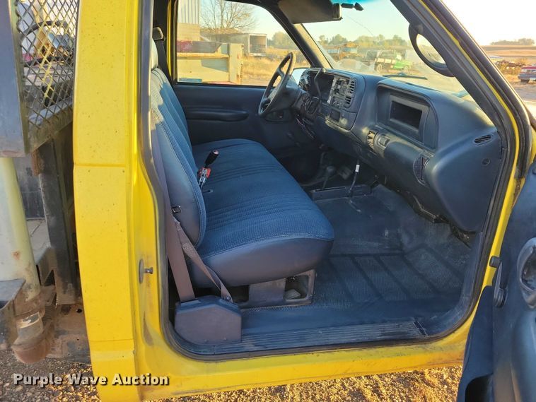 image for item DZ6749 2000 Chevrolet K3500 flatbed pickup truck