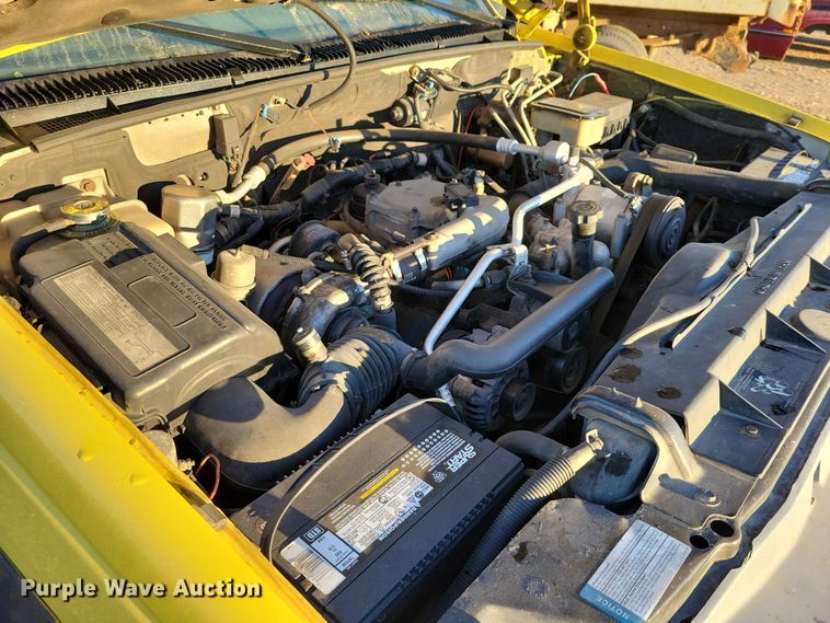 image for item DZ6749 2000 Chevrolet K3500 flatbed pickup truck