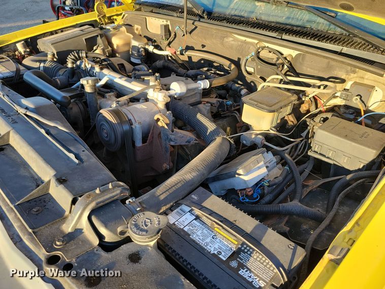 image for item DZ6749 2000 Chevrolet K3500 flatbed pickup truck