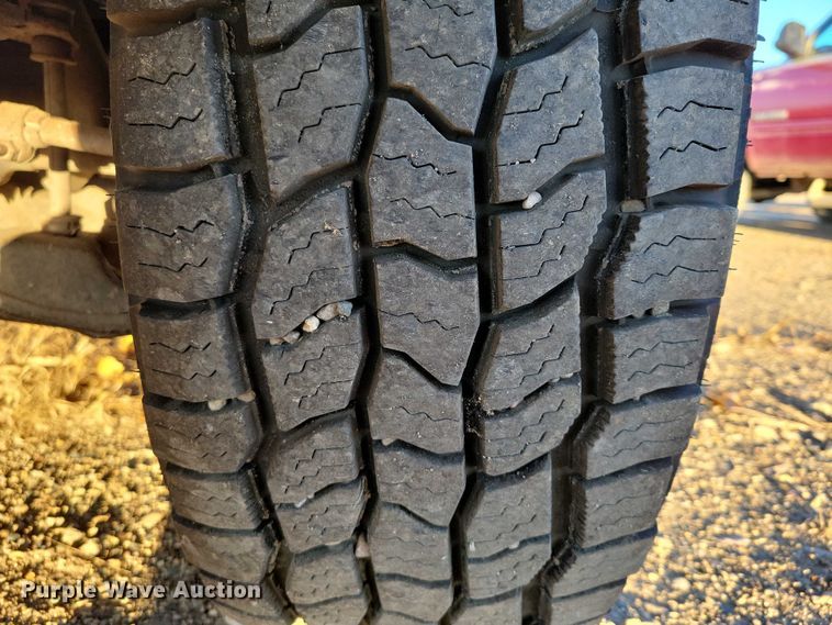 image for item DZ6749 2000 Chevrolet K3500 flatbed pickup truck