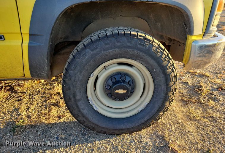 image for item DZ6749 2000 Chevrolet K3500 flatbed pickup truck