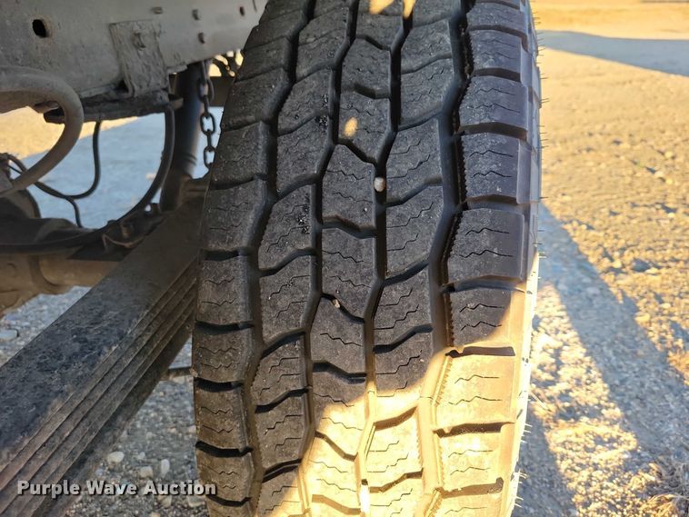 image for item DZ6749 2000 Chevrolet K3500 flatbed pickup truck