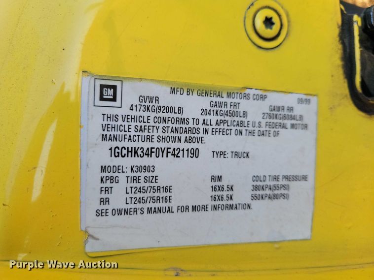 image for item DZ6749 2000 Chevrolet K3500 flatbed pickup truck