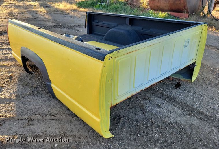 image for item DZ6749 2000 Chevrolet K3500 flatbed pickup truck