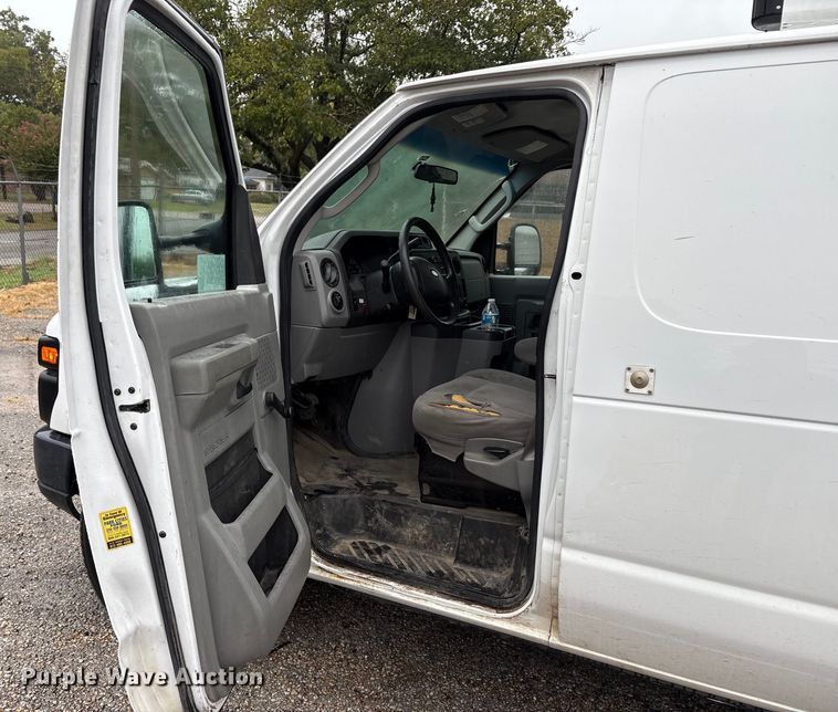 image for item EA7550 2014 Ford E150 van
