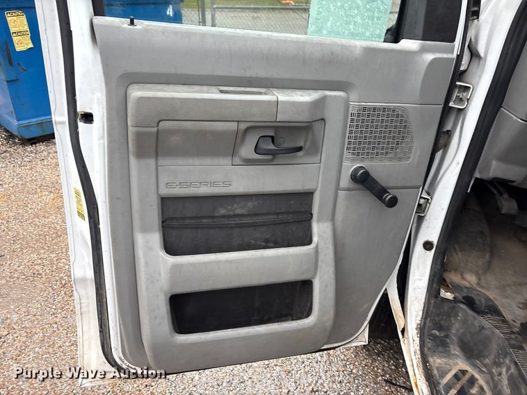 image for item EA7550 2014 Ford E150 van