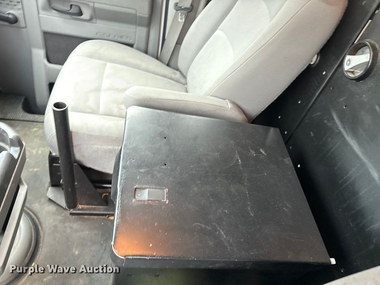 image for item EA7550 2014 Ford E150 van