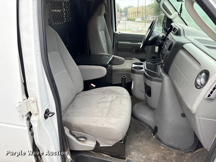 image for item EA7550 2014 Ford E150 van
