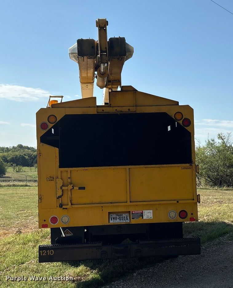 image for item EA7556 2014 International DuraStar 4300 forestry bucket truck