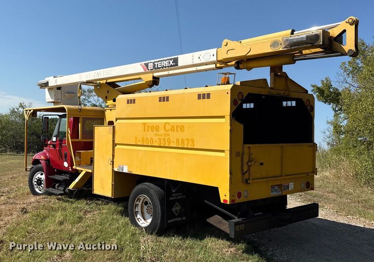 image for item EA7556 2014 International DuraStar 4300 forestry bucket truck