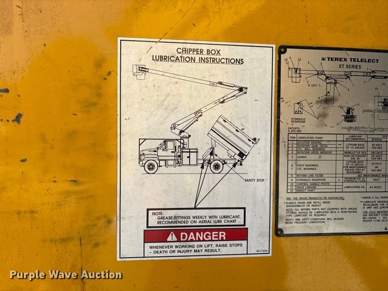 image for item EA7556 2014 International DuraStar 4300 forestry bucket truck