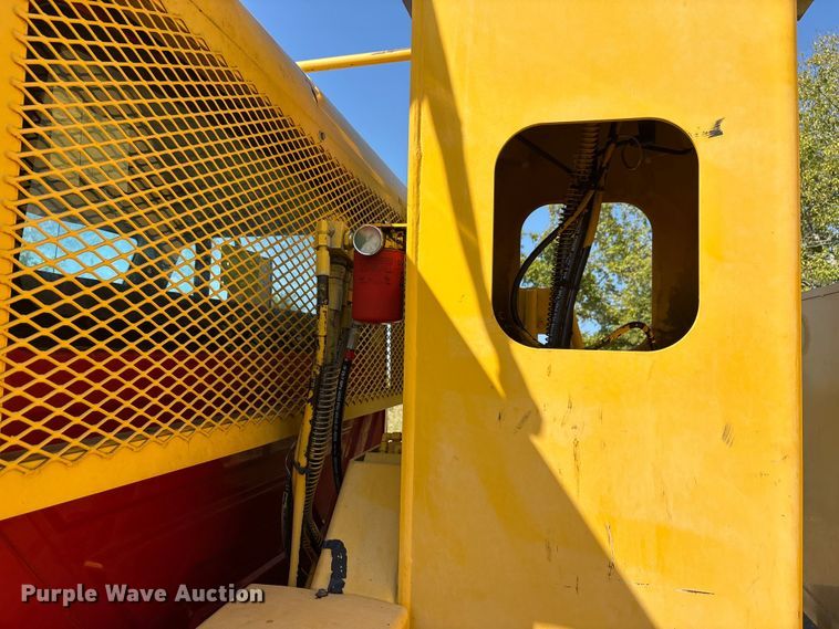 image for item EA7556 2014 International DuraStar 4300 forestry bucket truck