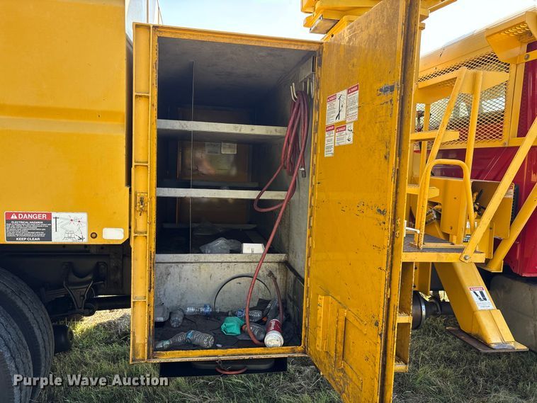 image for item EA7556 2014 International DuraStar 4300 forestry bucket truck