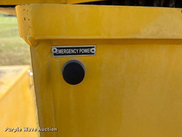 image for item EA7556 2014 International DuraStar 4300 forestry bucket truck