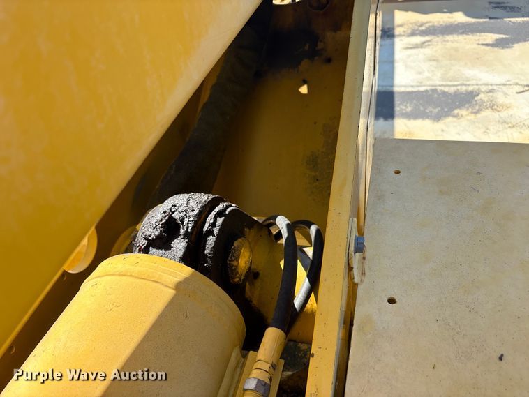 image for item EA7556 2014 International DuraStar 4300 forestry bucket truck