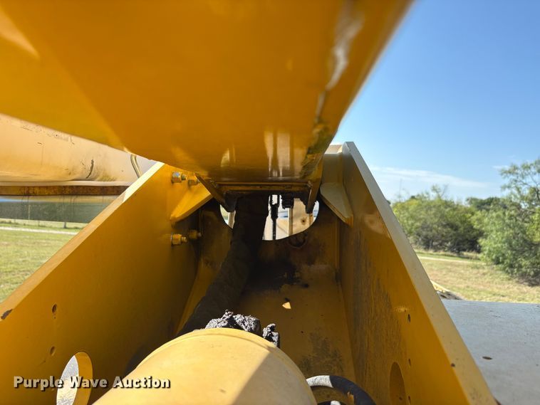 image for item EA7556 2014 International DuraStar 4300 forestry bucket truck