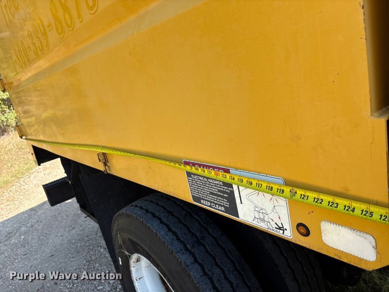 image for item EA7556 2014 International DuraStar 4300 forestry bucket truck