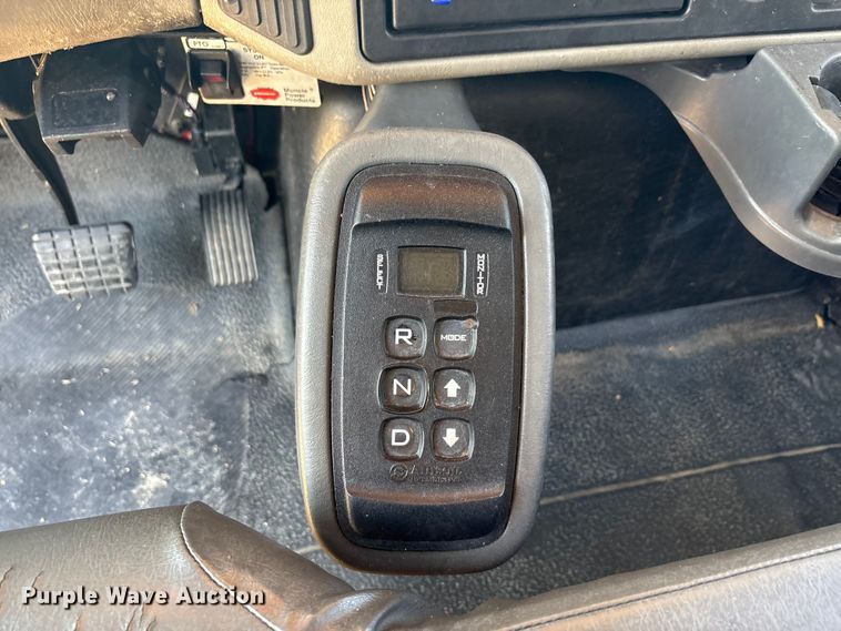 image for item EA7556 2014 International DuraStar 4300 forestry bucket truck