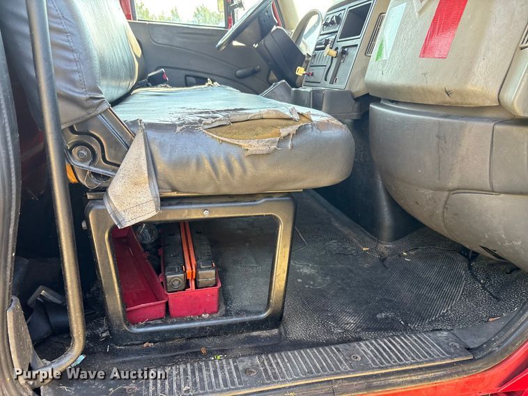 image for item EA7556 2014 International DuraStar 4300 forestry bucket truck