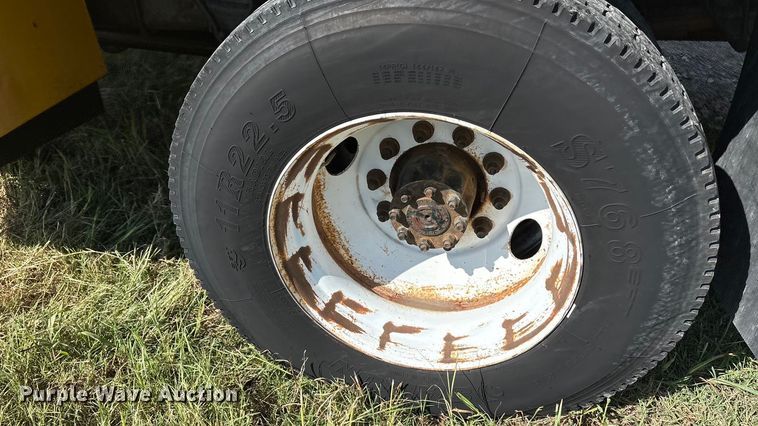 image for item EA7556 2014 International DuraStar 4300 forestry bucket truck