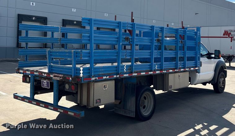 image for item EA7587 2016 Ford F450 Super Duty flatbed truck