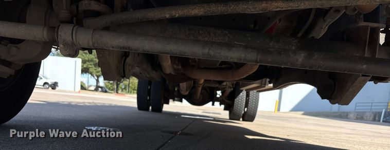 image for item EA7587 2016 Ford F450 Super Duty flatbed truck