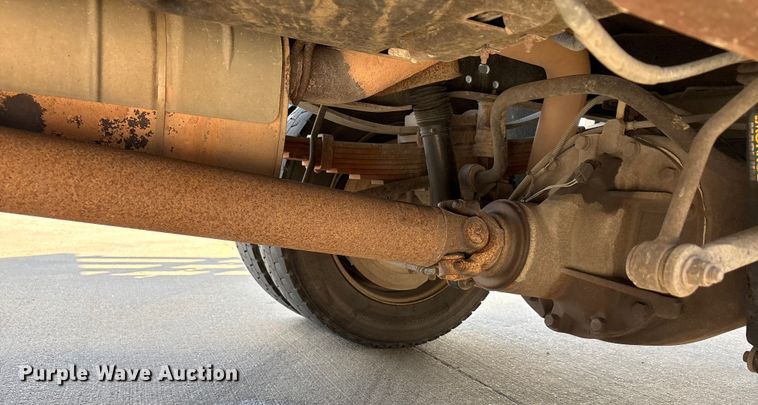 image for item EA7587 2016 Ford F450 Super Duty flatbed truck