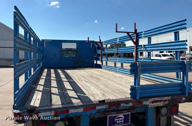 image for item EA7587 2016 Ford F450 Super Duty flatbed truck