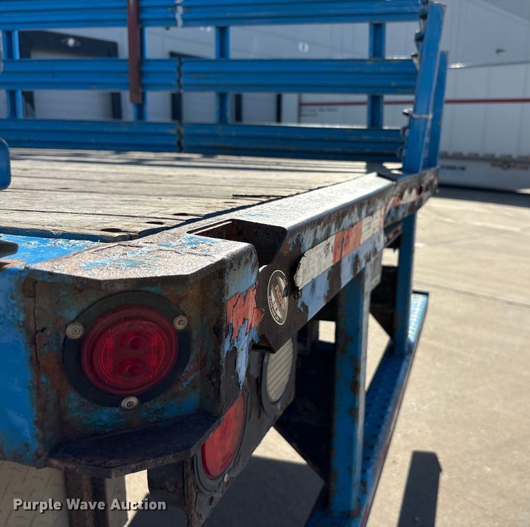 image for item EA7587 2016 Ford F450 Super Duty flatbed truck