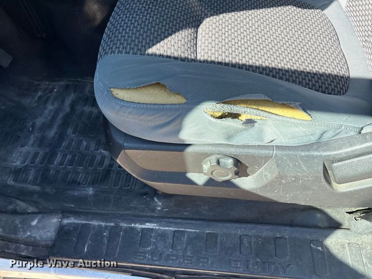 image for item EA7587 2016 Ford F450 Super Duty flatbed truck