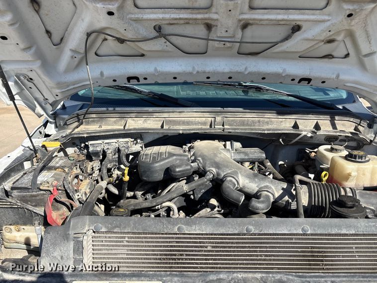 image for item EA7587 2016 Ford F450 Super Duty flatbed truck