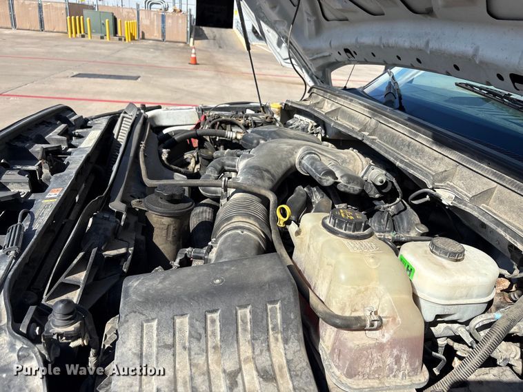 image for item EA7587 2016 Ford F450 Super Duty flatbed truck