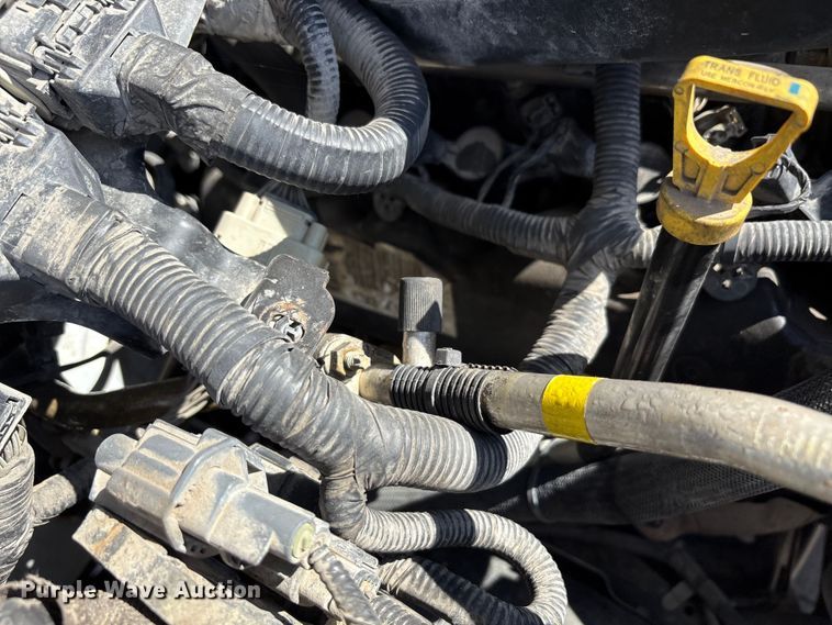 image for item EA7587 2016 Ford F450 Super Duty flatbed truck