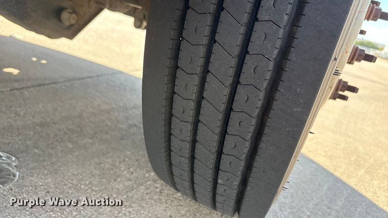 image for item EA7587 2016 Ford F450 Super Duty flatbed truck