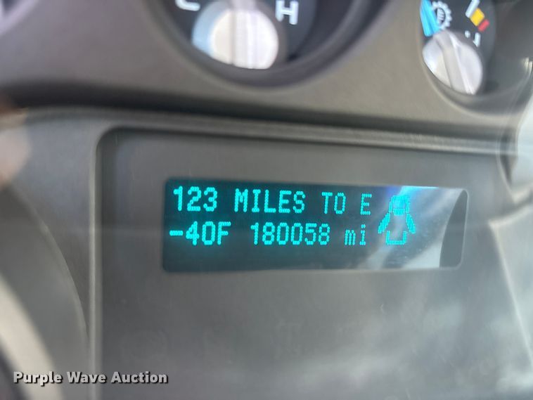 image for item EA7587 2016 Ford F450 Super Duty flatbed truck