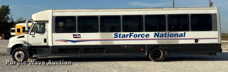 image for item EA7589 2013 Starcraft shuttle bus