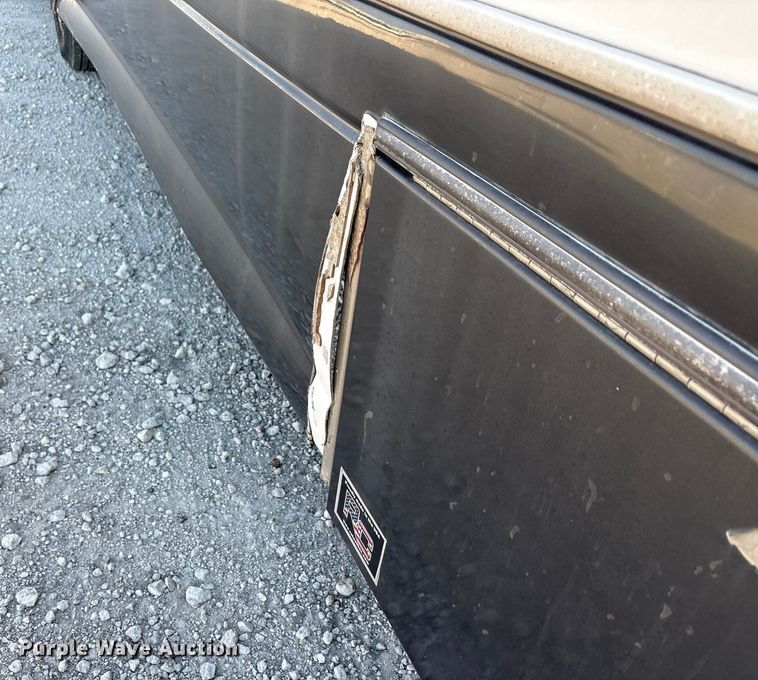 image for item EA7589 2013 Starcraft shuttle bus