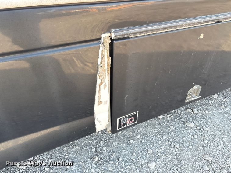 image for item EA7589 2013 Starcraft shuttle bus