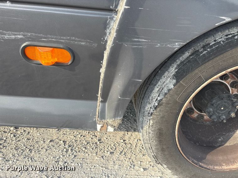 image for item EA7589 2013 Starcraft shuttle bus