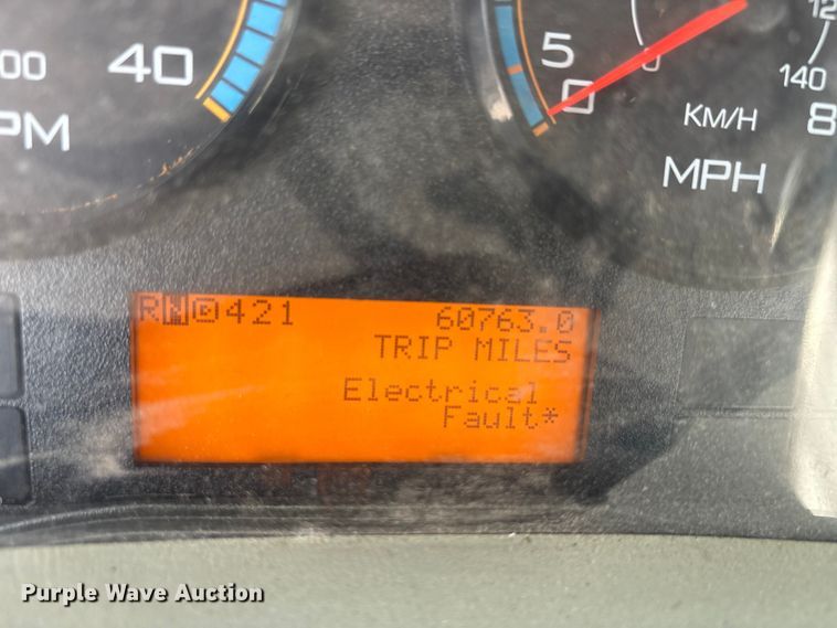 image for item EA7589 2013 Starcraft shuttle bus