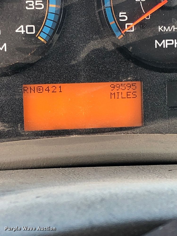 image for item EA7589 2013 Starcraft shuttle bus