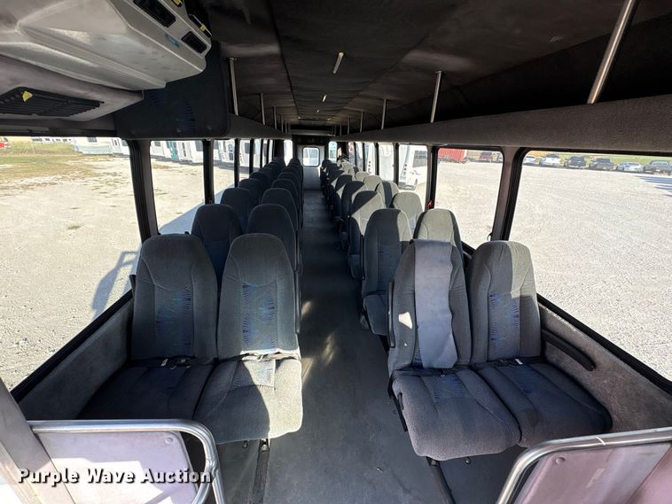 image for item EA7589 2013 Starcraft shuttle bus