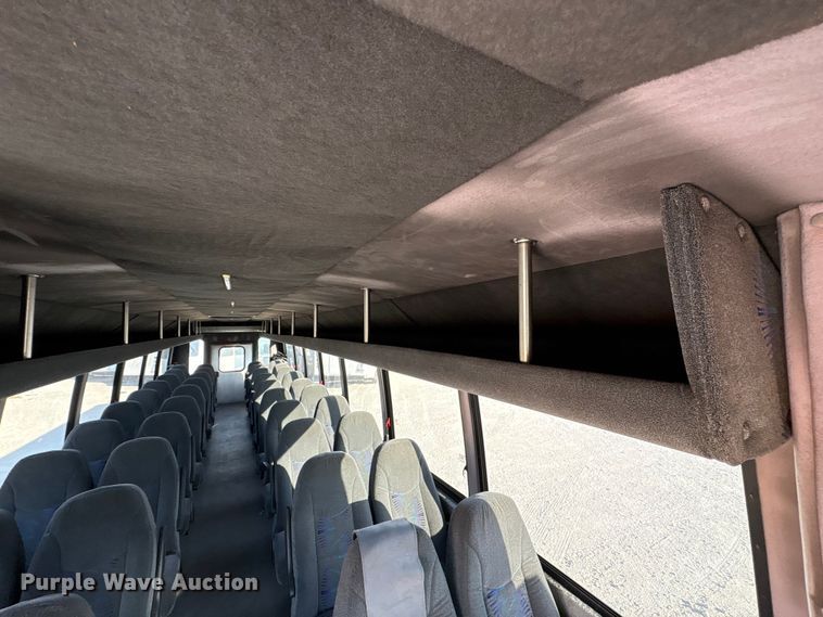 image for item EA7589 2013 Starcraft shuttle bus