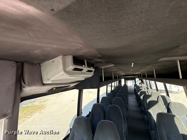 image for item EA7589 2013 Starcraft shuttle bus