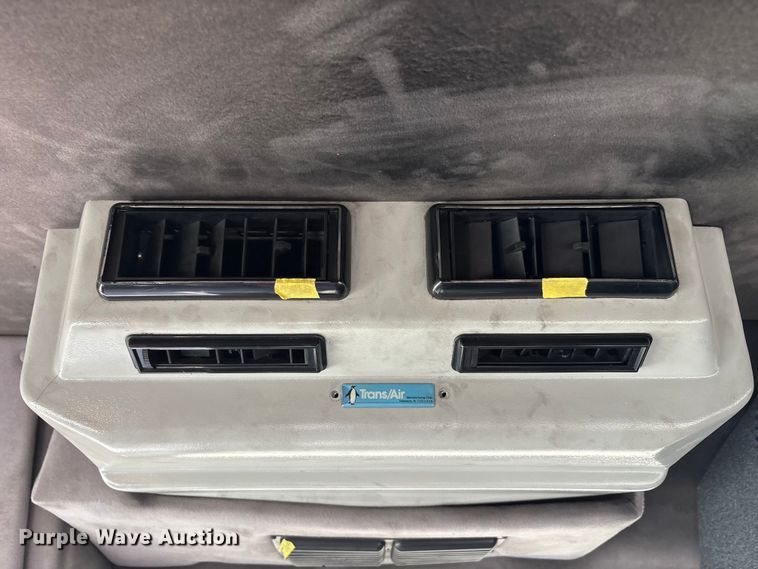 image for item EA7589 2013 Starcraft shuttle bus