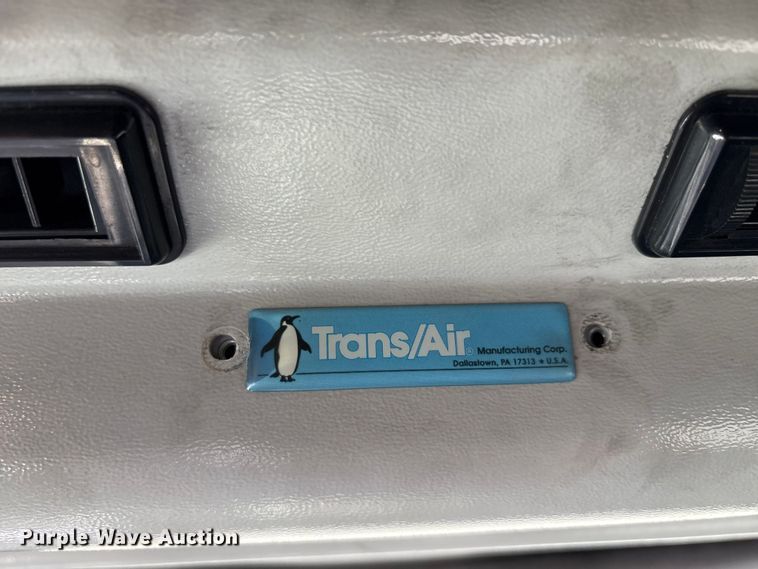 image for item EA7589 2013 Starcraft shuttle bus